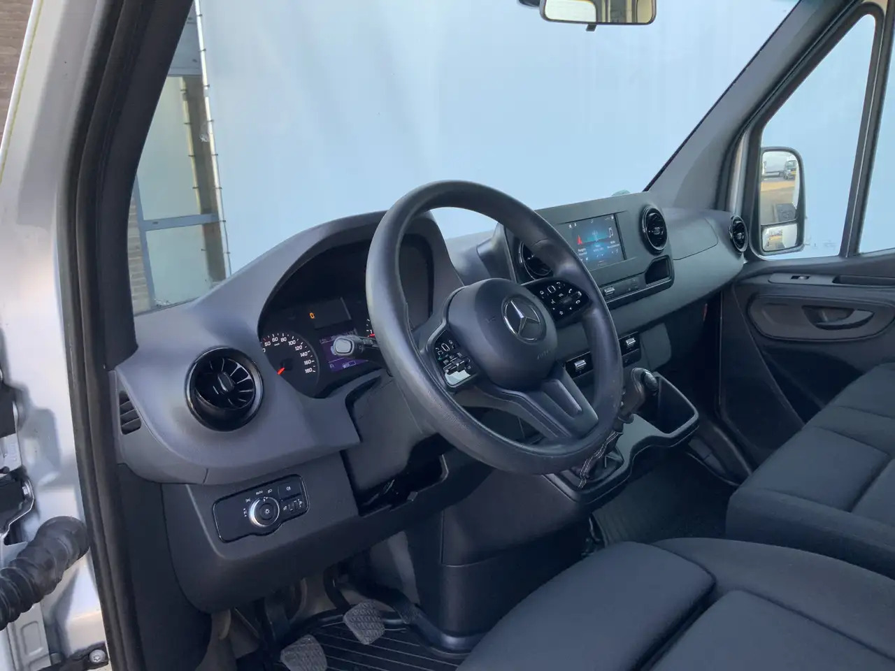 Mercedes-Benz Sprinter 314 2.2 CDI L2H2 Airco Cruise 3 Zits Trekhaak 2000 - Суцільнометалевий фургон: фото 4 Mercedes-Benz Sprinter 314 2.2 CDI L2H2 Airco Cruise 3 Zits Trekhaak 2000 - Суцільнометалевий фургон: фото 4