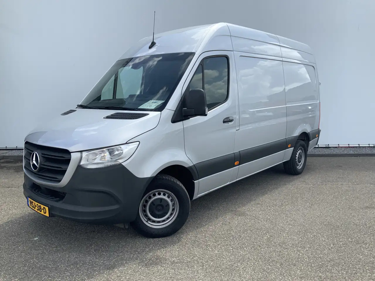 Mercedes-Benz Sprinter 315 1.9 CDI L2H2 Automaat 3 Zits Airco Navi Camera - Суцільнометалевий фургон: фото 1 Mercedes-Benz Sprinter 315 1.9 CDI L2H2 Automaat 3 Zits Airco Navi Camera - Суцільнометалевий фургон: фото 1
