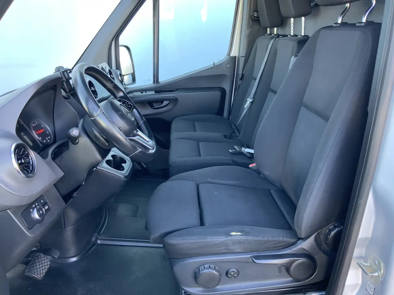 Mercedes-Benz Sprinter 316 2.2 CDI 366 L2H1 Automaat M BUX Airco Camera C - Суцільнометалевий фургон: фото 4 Mercedes-Benz Sprinter 316 2.2 CDI 366 L2H1 Automaat M BUX Airco Camera C - Суцільнометалевий фургон: фото 4