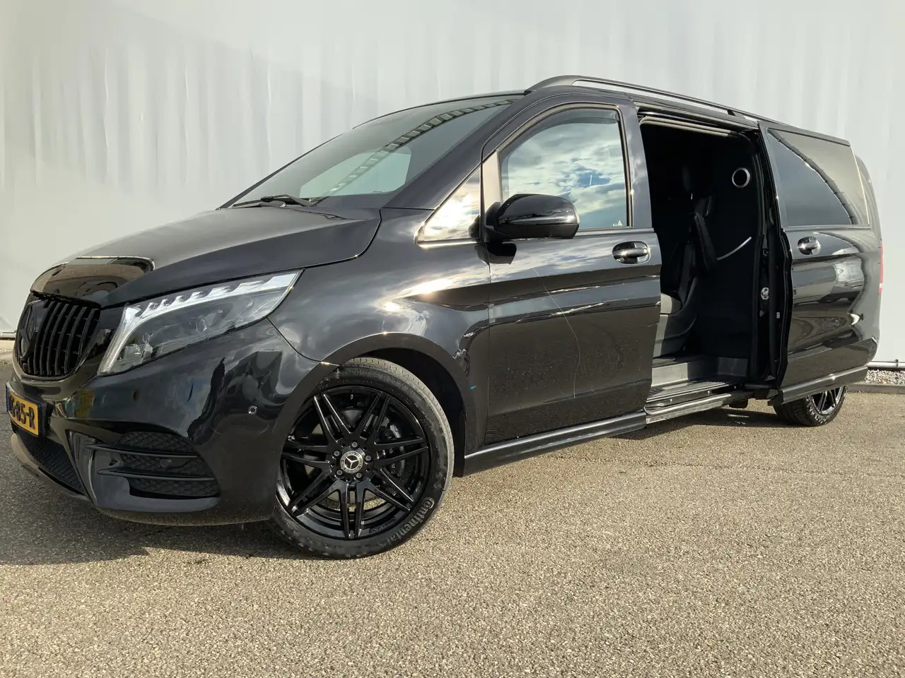 Mercedes-Benz V 300 300d Extra Lang Dub Cab Autom. Avantgarde Edition - Вантажопасажирський фургон: фото 2 Mercedes-Benz V 300 300d Extra Lang Dub Cab Autom. Avantgarde Edition - Вантажопасажирський фургон: фото 2