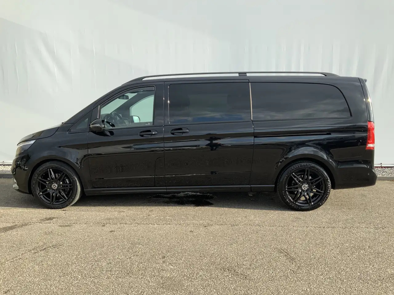 Mercedes-Benz V 300 300d Extra Lang Dub Cab Autom. Avantgarde Edition - Вантажопасажирський фургон: фото 5 Mercedes-Benz V 300 300d Extra Lang Dub Cab Autom. Avantgarde Edition - Вантажопасажирський фургон: фото 5