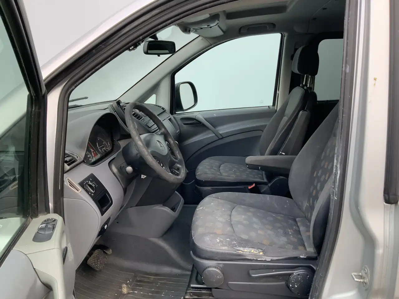 Mercedes-Benz Vito 120 CDI 3.0 V6 Dubb.Cab Autom. 5 Zits Airco Alu Ve - Вантажопасажирський фургон: фото 3 Mercedes-Benz Vito 120 CDI 3.0 V6 Dubb.Cab Autom. 5 Zits Airco Alu Ve - Вантажопасажирський фургон: фото 3