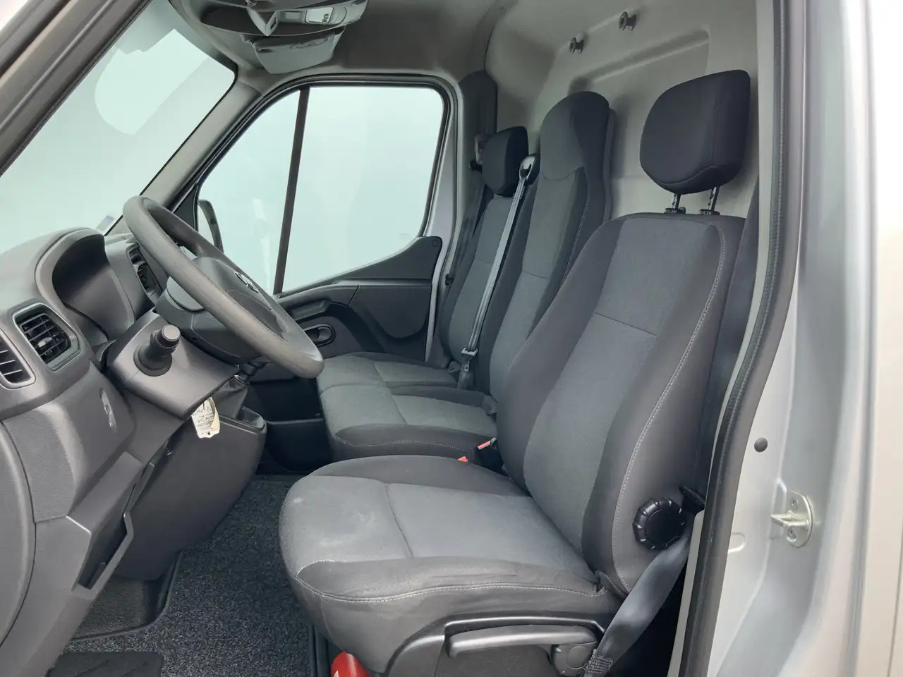Nissan Interstar 2.3 dCi L2H2 Acenta Airco Cruise 3 Zits Camera Nav - Суцільнометалевий фургон: фото 4 Nissan Interstar 2.3 dCi L2H2 Acenta Airco Cruise 3 Zits Camera Nav - Суцільнометалевий фургон: фото 4