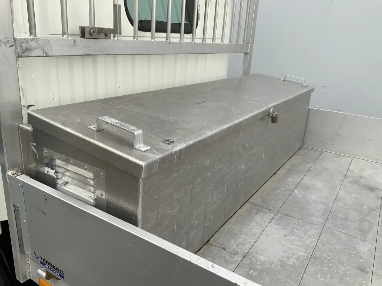 Самоскид вантажівка Nissan NT400 32.12 2.5 dCi 250 Kipper Trekhaak 2000 kg 3: фото 14