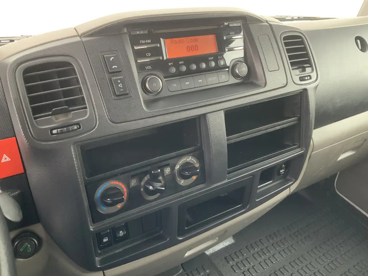 Самоскид вантажівка Nissan NT400 32.12 2.5 dCi 250 Kipper Trekhaak 2000 kg 3: фото 8