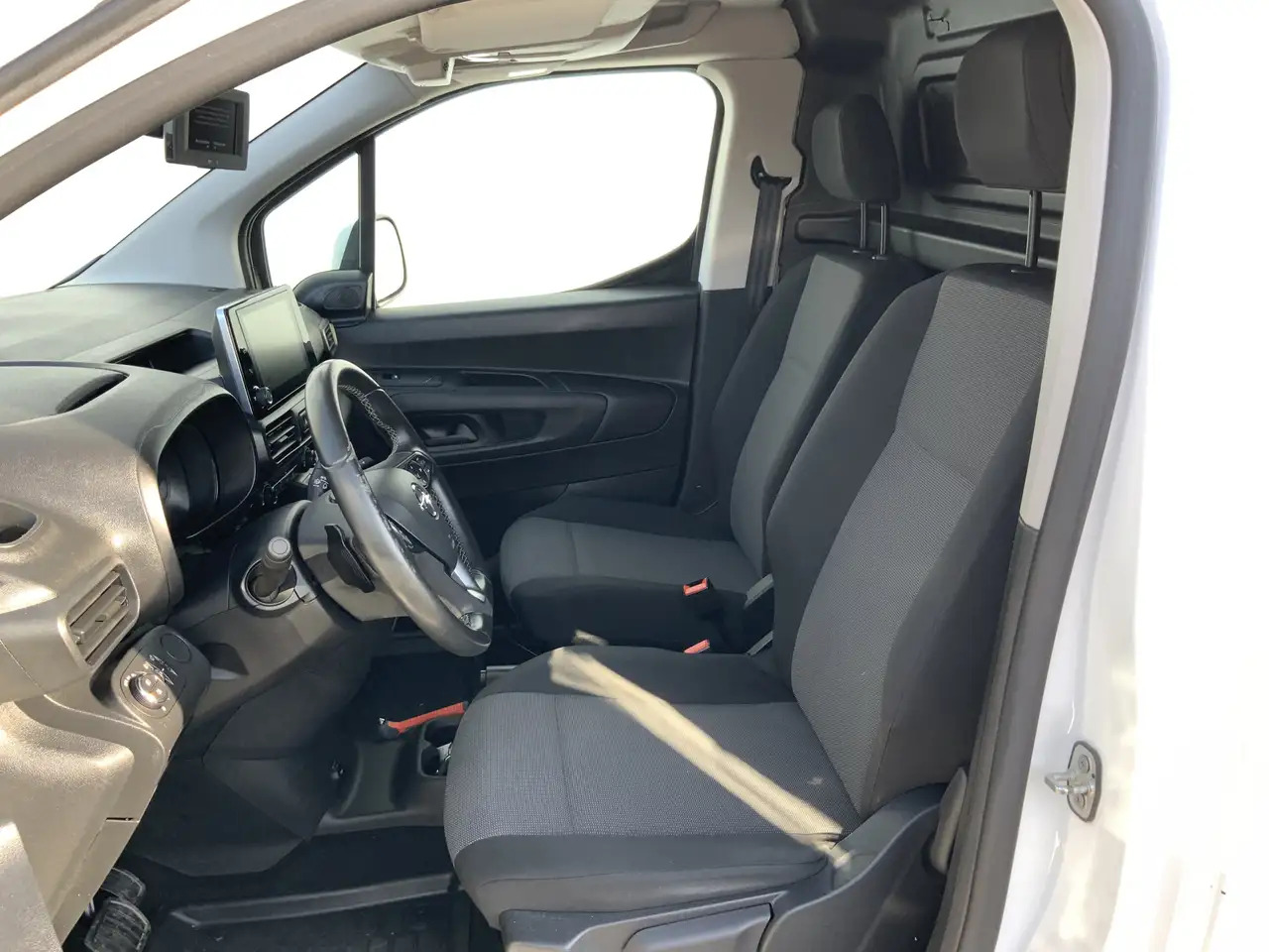 Opel Combo 1.5D L2H1 Edition Automaat Cruise Navi Airco Winte - Легковий фургон: фото 4 Opel Combo 1.5D L2H1 Edition Automaat Cruise Navi Airco Winte - Легковий фургон: фото 4