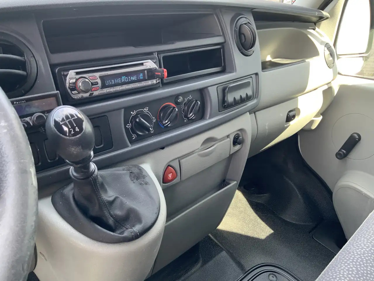 Opel Movano 1.9 CDTi L1H1(Koppeling Defect) 3 Zits Trekhaak 20 - Легковий фургон: фото 4 Opel Movano 1.9 CDTi L1H1(Koppeling Defect) 3 Zits Trekhaak 20 - Легковий фургон: фото 4