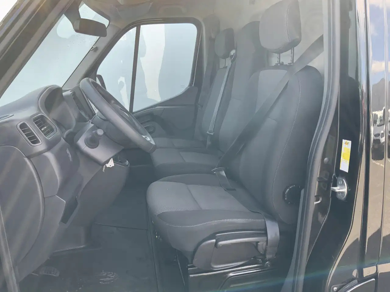 Renault Master T35 2.3 dCi 135 L2H2 Airco Cruise 3 Zits Camera Eu - Суцільнометалевий фургон: фото 4 Renault Master T35 2.3 dCi 135 L2H2 Airco Cruise 3 Zits Camera Eu - Суцільнометалевий фургон: фото 4