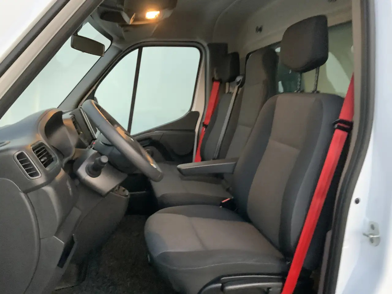 Renault Master T35 2.3 dCi 145 L3 Meubelbak&Klep Zijdeur Airco Cr - Фургон з закритим кузовом: фото 5 Renault Master T35 2.3 dCi 145 L3 Meubelbak&Klep Zijdeur Airco Cr - Фургон з закритим кузовом: фото 5