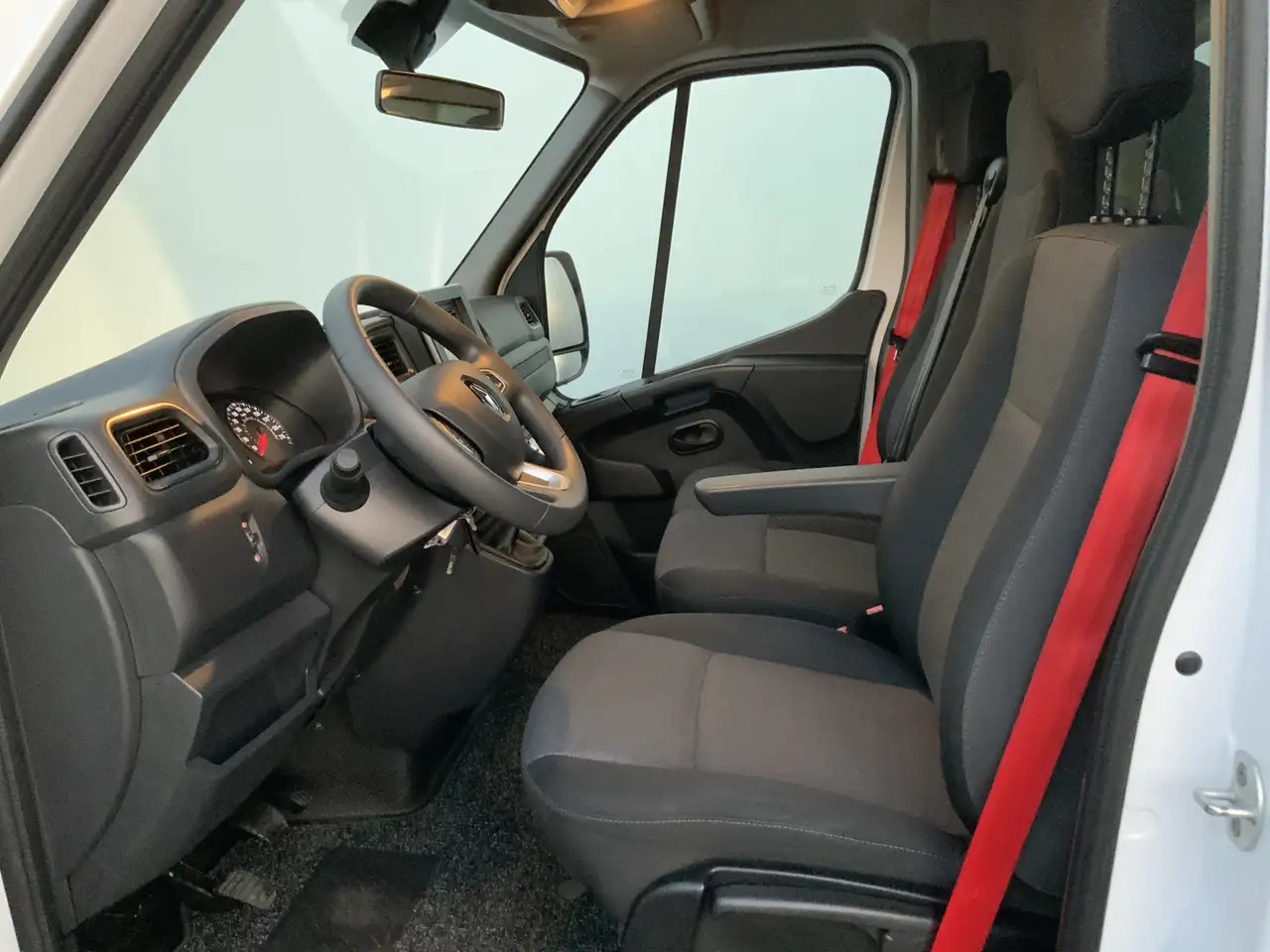 Renault Master T35 2.3 dCi 145 L3 Meubelbak&Klep Zijdeur Airco Cr - Фургон з закритим кузовом: фото 4 Renault Master T35 2.3 dCi 145 L3 Meubelbak&Klep Zijdeur Airco Cr - Фургон з закритим кузовом: фото 4