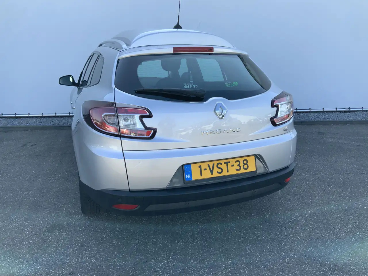 Renault Megane 1.5 dCi Expression Airco Navi Grijs Kenteken Euro - Легковий автомобіль: фото 2 Renault Megane 1.5 dCi Expression Airco Navi Grijs Kenteken Euro - Легковий автомобіль: фото 2