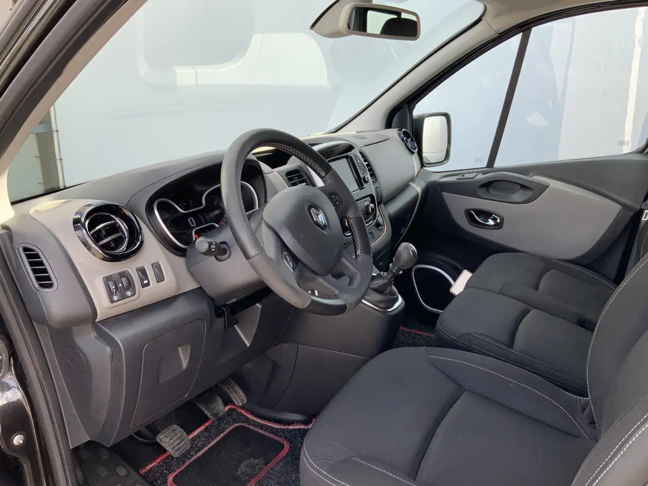 Renault Trafic 1.6 dCi T27 L1H1 Dub Cab Airco Cruise 6 Zits Alu V - Вантажопасажирський фургон: фото 5 Renault Trafic 1.6 dCi T27 L1H1 Dub Cab Airco Cruise 6 Zits Alu V - Вантажопасажирський фургон: фото 5