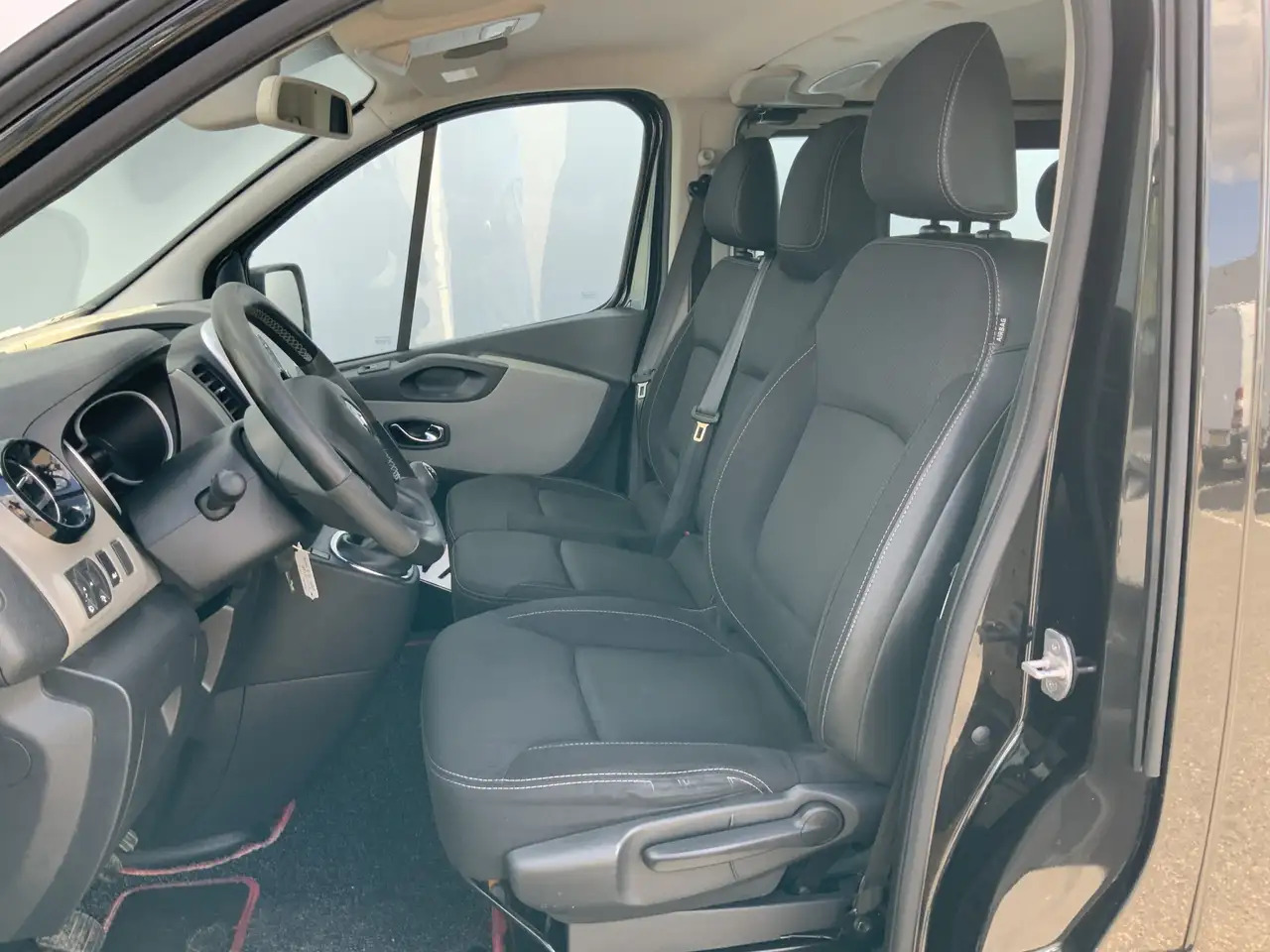Renault Trafic 1.6 dCi T27 L1H1 Dub Cab Airco Cruise 6 Zits Alu V - Вантажопасажирський фургон: фото 4 Renault Trafic 1.6 dCi T27 L1H1 Dub Cab Airco Cruise 6 Zits Alu V - Вантажопасажирський фургон: фото 4
