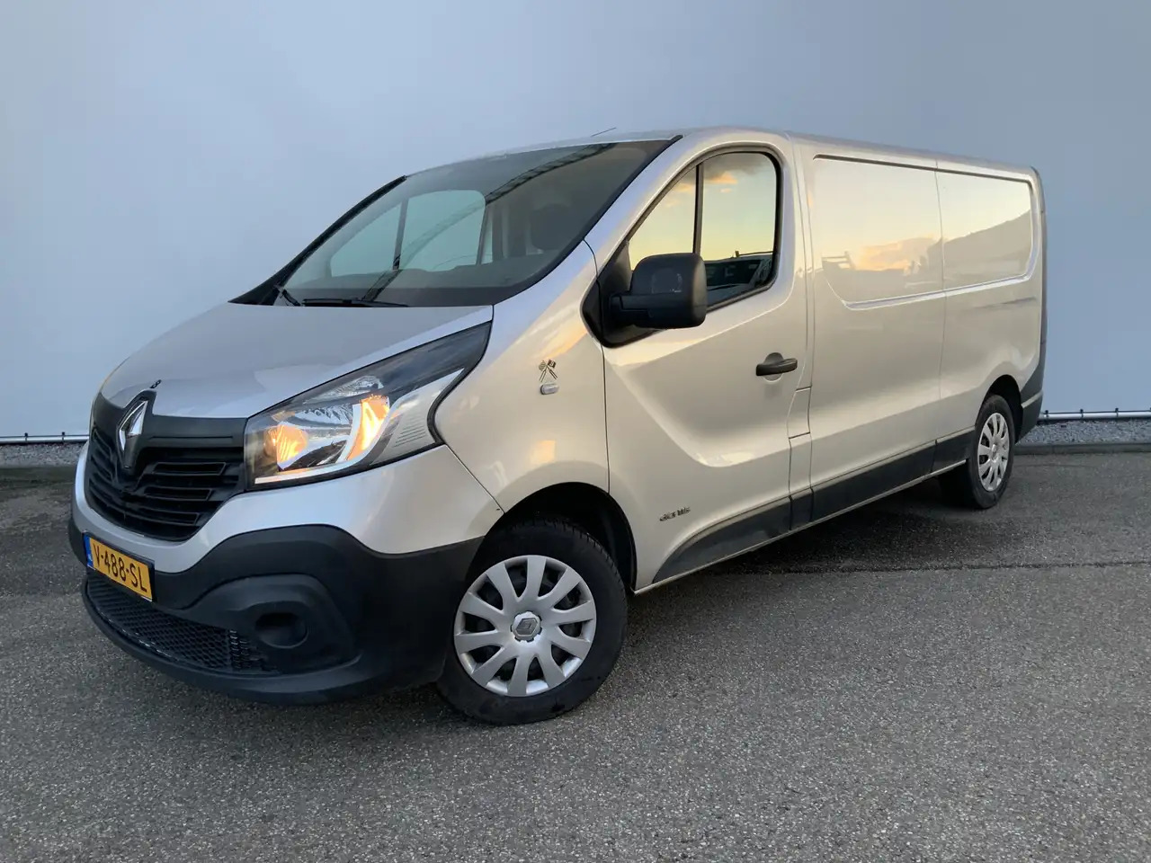 Renault Trafic 1.6 dCi T29 L2H1 Comfort Airco Cruise 3 Zits EXPOR - Суцільнометалевий фургон: фото 1 Renault Trafic 1.6 dCi T29 L2H1 Comfort Airco Cruise 3 Zits EXPOR - Суцільнометалевий фургон: фото 1