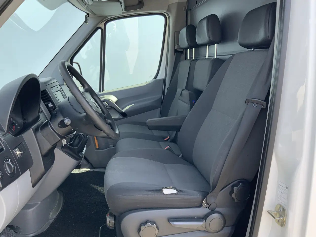 Volkswagen Crafter 35 2.0 TDI L1H1 Airco Cruise 3 Zits Trekhaak 2000 - Суцільнометалевий фургон: фото 4 Volkswagen Crafter 35 2.0 TDI L1H1 Airco Cruise 3 Zits Trekhaak 2000 - Суцільнометалевий фургон: фото 4