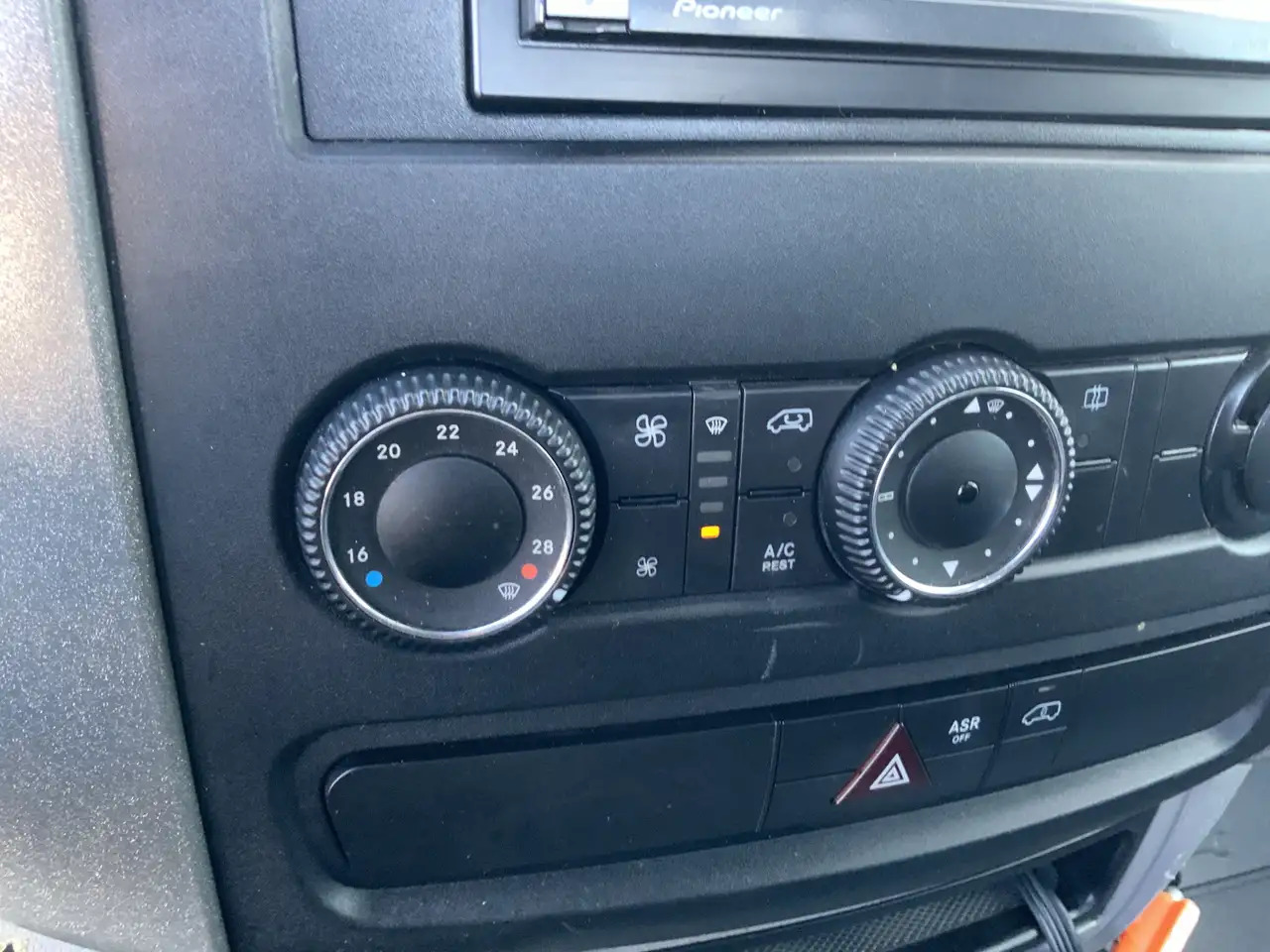 Volkswagen Crafter 50 2.0 TDI L2H1Pick Up Airco Cruise Trekhaak 3500 - Легка бортова вантажівка: фото 5 Volkswagen Crafter 50 2.0 TDI L2H1Pick Up Airco Cruise Trekhaak 3500 - Легка бортова вантажівка: фото 5