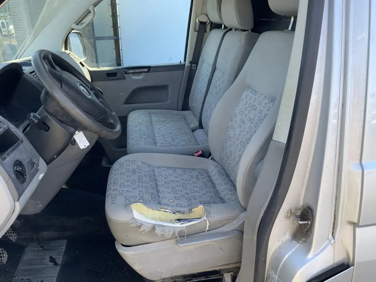Volkswagen T5 Transporter 1.9 TDI 340 MHD (Versnellingsbak Defekt !!)Airco 3 - Суцільнометалевий фургон: фото 2 Volkswagen T5 Transporter 1.9 TDI 340 MHD (Versnellingsbak Defekt !!)Airco 3 - Суцільнометалевий фургон: фото 2