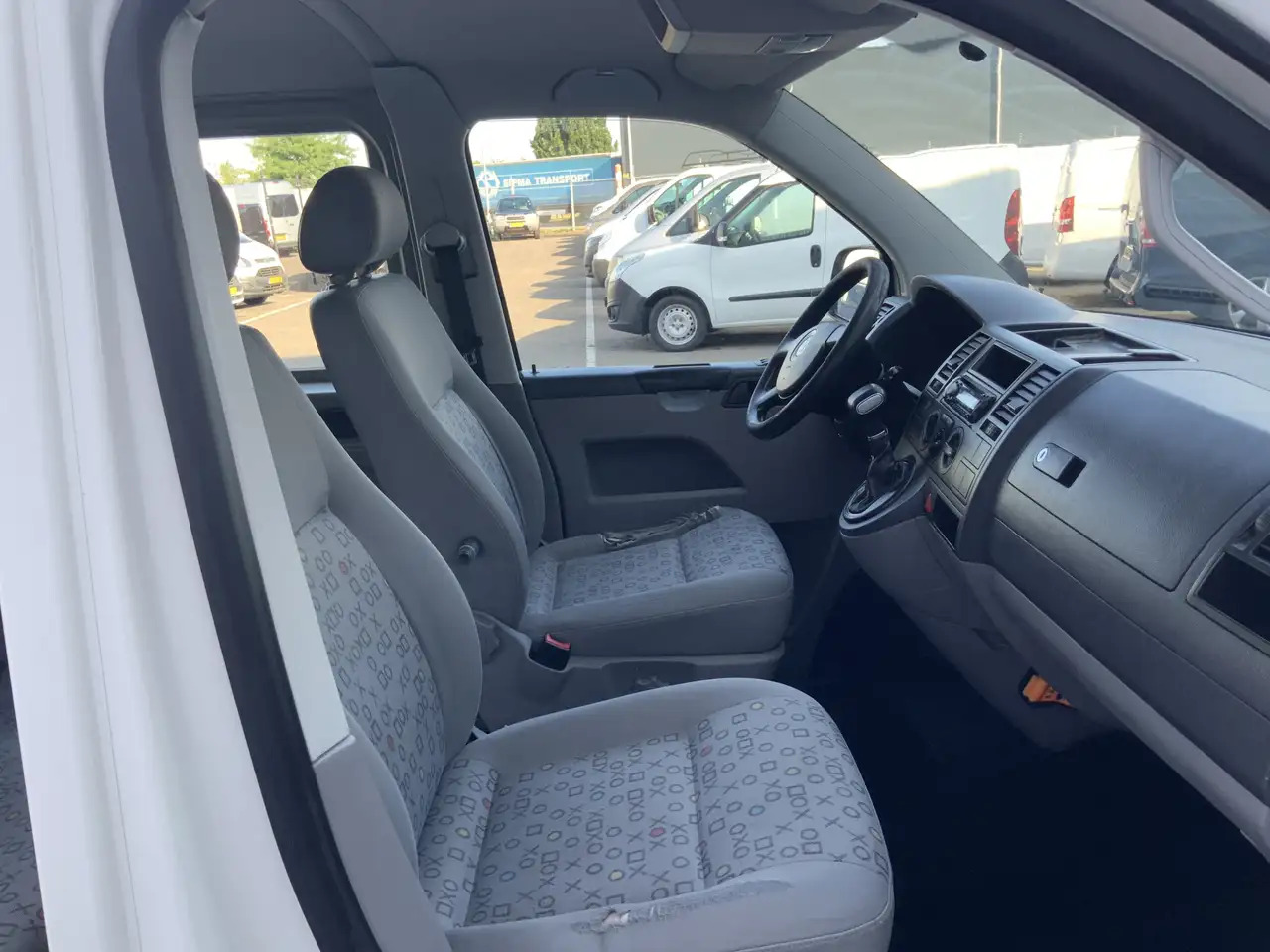 Volkswagen T5 Transporter 2.5 TDI 300 Budgetline Automaat DubCab Airco Trekh - Вантажопасажирський фургон: фото 5 Volkswagen T5 Transporter 2.5 TDI 300 Budgetline Automaat DubCab Airco Trekh - Вантажопасажирський фургон: фото 5