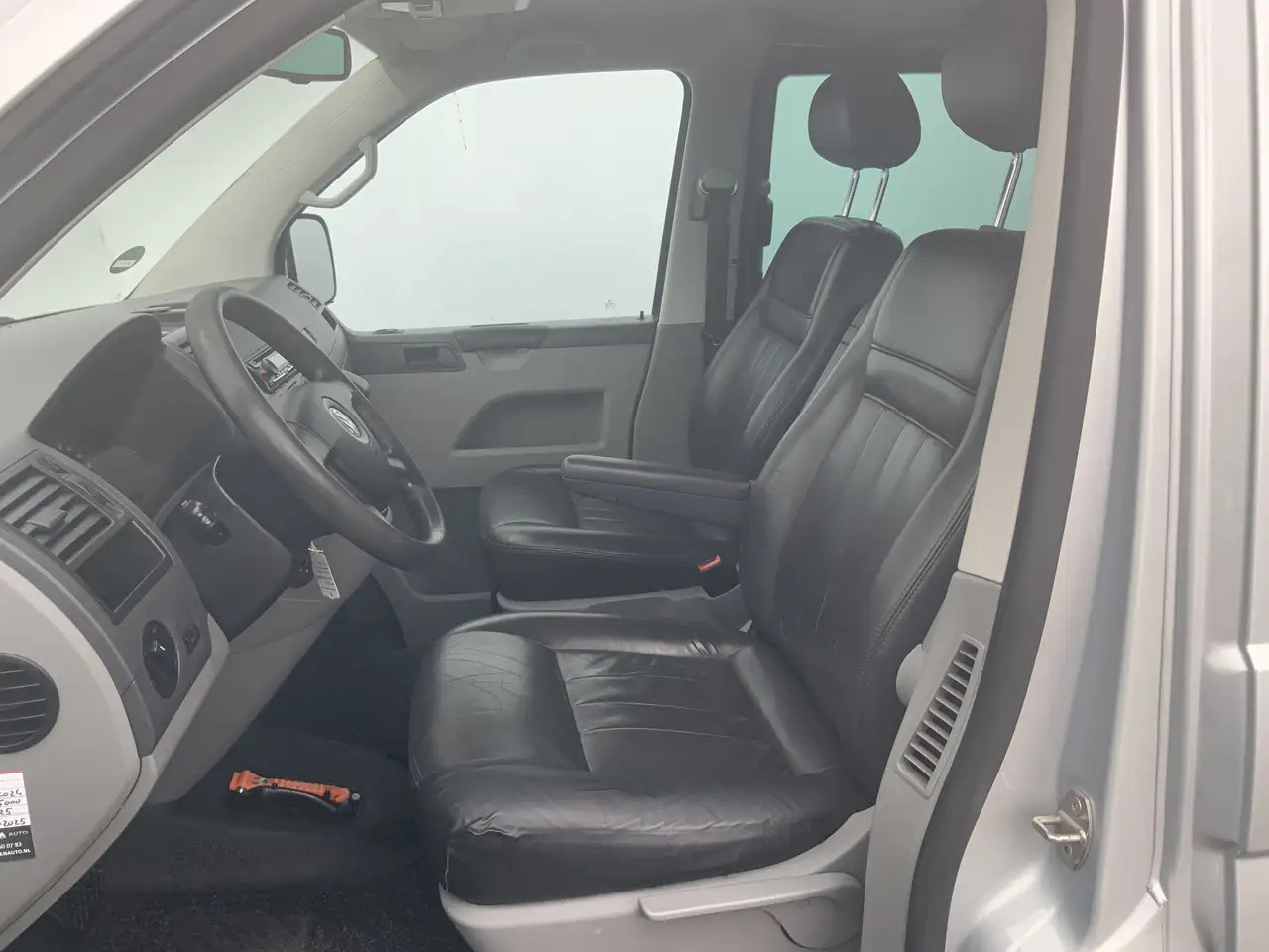 Volkswagen T5 Transporter 2.5 TDI 340 Automaat Trendline Dub Cab 5 Zits Leer - Вантажопасажирський фургон: фото 5 Volkswagen T5 Transporter 2.5 TDI 340 Automaat Trendline Dub Cab 5 Zits Leer - Вантажопасажирський фургон: фото 5