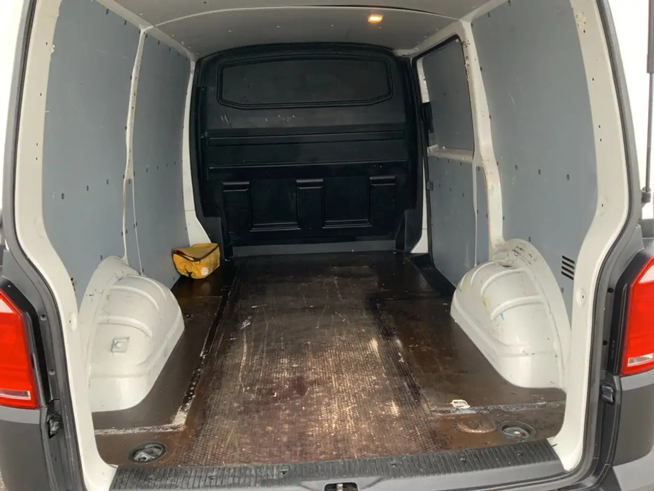 Суцільнометалевий фургон Volkswagen T6 Transporter 2.0 TDI L1H1 Comfortline Airco Navi Trekhaak 2200: фото 17