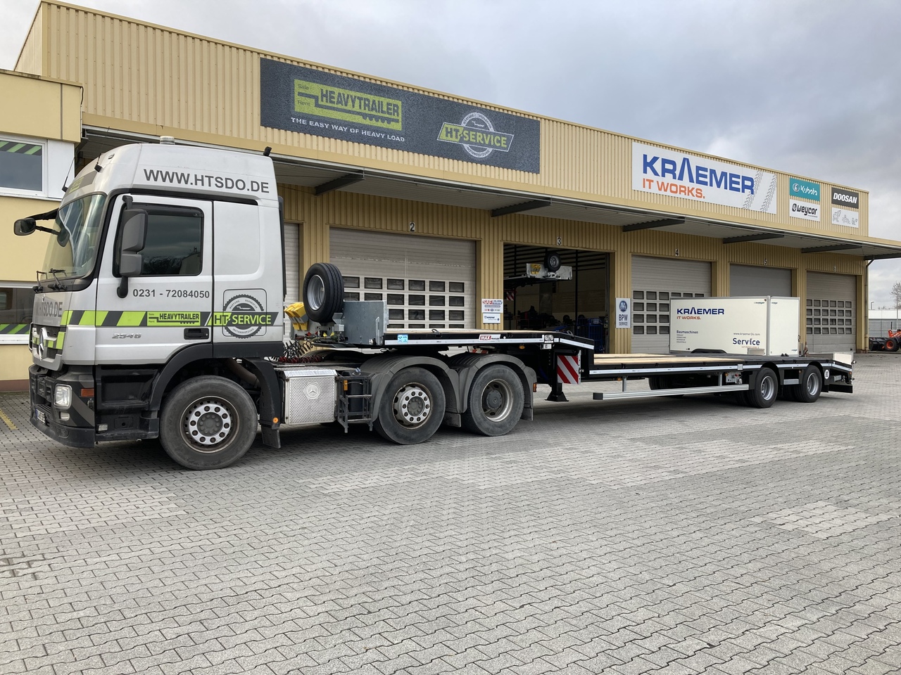 FAYMONVILLE MAX Trailer 2-Achs-Semi zwangsgelenkt - Низькорамна платформа напівпричіп: фото 2 FAYMONVILLE MAX Trailer 2-Achs-Semi zwangsgelenkt - Низькорамна платформа напівпричіп: фото 2