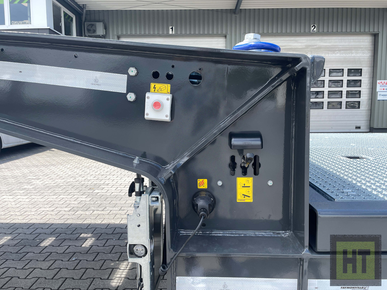 Faymonville 3-Achs-Semi-hydr.Ladeboden mit Rampen-Gitterrost - Низькорамна платформа напівпричіп: фото 4 Faymonville 3-Achs-Semi-hydr.Ladeboden mit Rampen-Gitterrost - Низькорамна платформа напівпричіп: фото 4