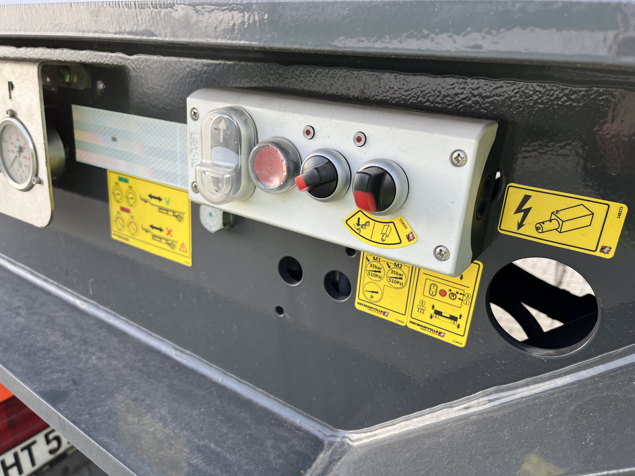 Faymonville 5-Achs-Tele-Semi mit Halbachsen "Twinaxle" und hydr. Rampen Auflieger - Низькорамна платформа напівпричіп: фото 5 Faymonville 5-Achs-Tele-Semi mit Halbachsen "Twinaxle" und hydr. Rampen Auflieger - Низькорамна платформа напівпричіп: фото 5