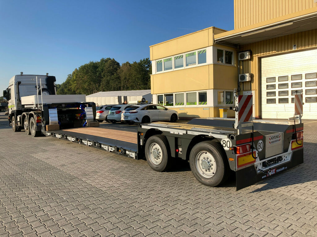 Faymonville MAX Trailer 2-Achs-Tiefbett mit Pendelachsen - Низькорамна платформа напівпричіп: фото 1 Faymonville MAX Trailer 2-Achs-Tiefbett mit Pendelachsen - Низькорамна платформа напівпричіп: фото 1