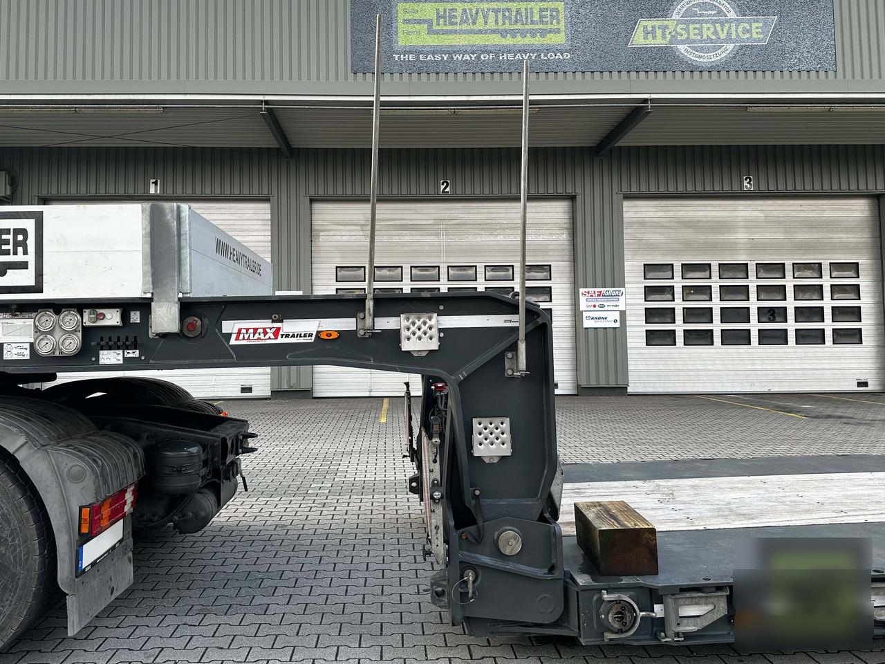 Faymonville MAX Trailer 3-Achs-Tiefbett mit Pendelachsen - Низькорамна платформа напівпричіп: фото 4 Faymonville MAX Trailer 3-Achs-Tiefbett mit Pendelachsen - Низькорамна платформа напівпричіп: фото 4