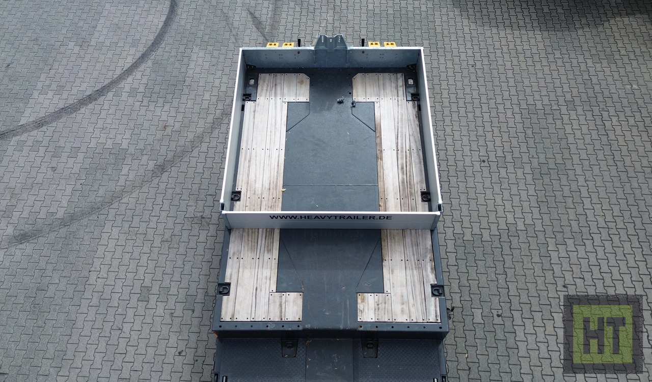 Faymonville MAX Trailer 4-Achs-Mega-Tele-Semi-niedrigbereift - Низькорамна платформа напівпричіп: фото 2 Faymonville MAX Trailer 4-Achs-Mega-Tele-Semi-niedrigbereift - Низькорамна платформа напівпричіп: фото 2