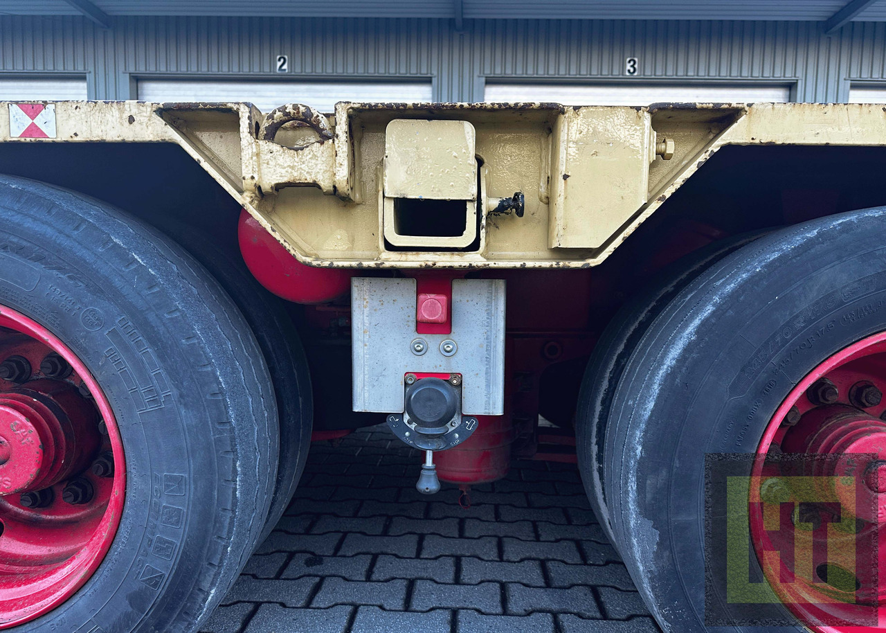 Goldhofer 6-Achs-Tele-Semi mit hydr. Rampen-zwangsgelenkt - Низькорамна платформа напівпричіп: фото 4 Goldhofer 6-Achs-Tele-Semi mit hydr. Rampen-zwangsgelenkt - Низькорамна платформа напівпричіп: фото 4