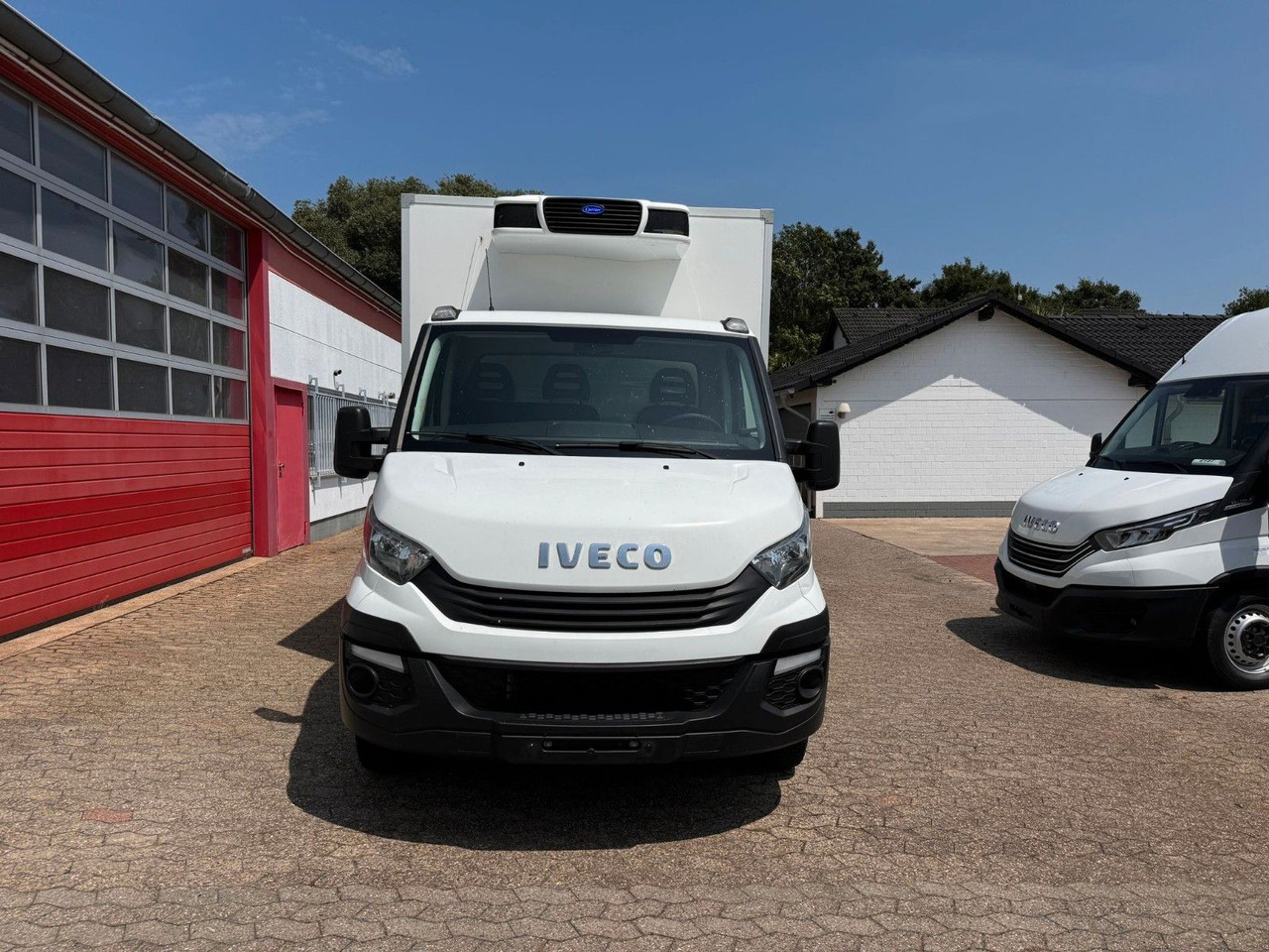 Iveco Daily 35C16 Tiefkühlkoffer Carrier Pulsor350 LWB - Фургон-рефрижератор: фото 2 Iveco Daily 35C16 Tiefkühlkoffer Carrier Pulsor350 LWB - Фургон-рефрижератор: фото 2
