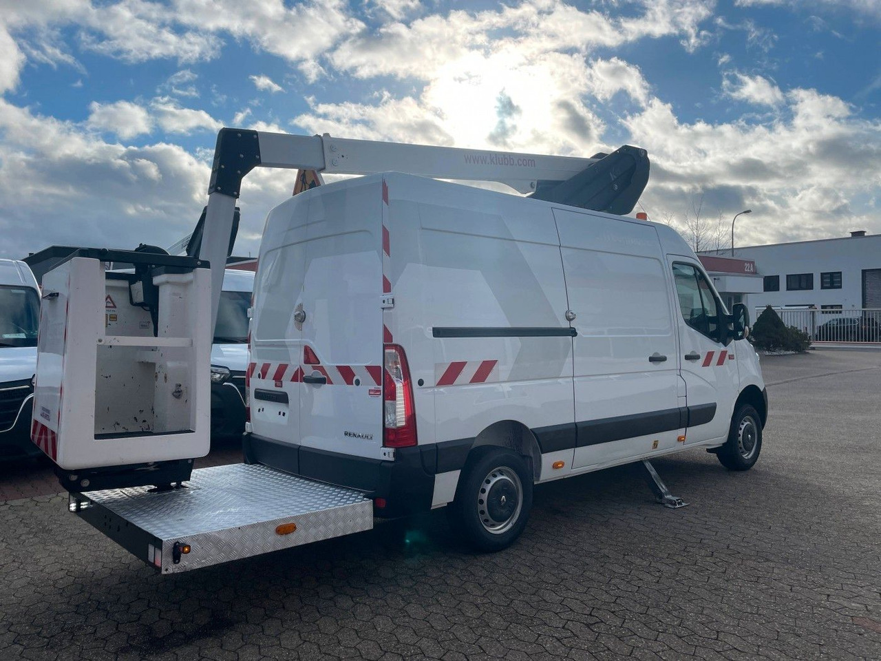 Renault Master Hubarbeitsbühne 2 Personen Korb bis 200kg - Автовишка: фото 4 Renault Master Hubarbeitsbühne 2 Personen Korb bis 200kg - Автовишка: фото 4