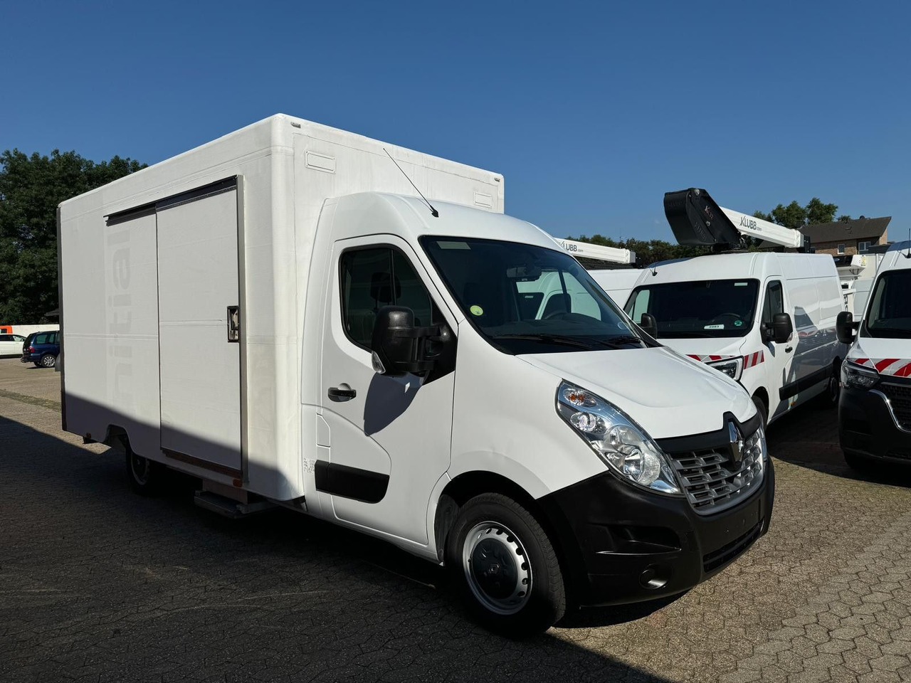 Renault Master Koffer mit Auffahrrampe 1200kg Nutzlast - Фургон з закритим кузовом: фото 3 Renault Master Koffer mit Auffahrrampe 1200kg Nutzlast - Фургон з закритим кузовом: фото 3
