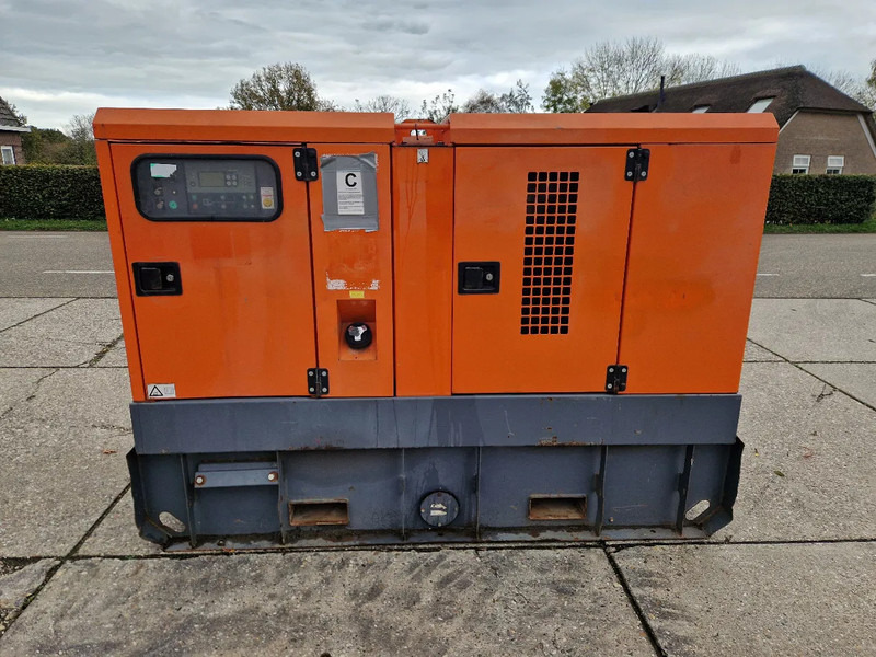 Atlas-Copco QAS 60 met Perkins motor - Електричний генератор: фото 1 Atlas-Copco QAS 60 met Perkins motor - Електричний генератор: фото 1