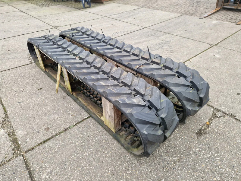 Komatsu nieuwe tracks t.b.v. PC75 tot PC88 - Гусениці в категорії Вантажівки: фото 2 Komatsu nieuwe tracks t.b.v. PC75 tot PC88 - Гусениці в категорії Вантажівки: фото 2