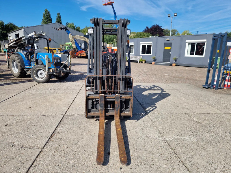 Nissan 1800 kg. LPG met keuring - Газовий навантажувач: фото 5 Nissan 1800 kg. LPG met keuring - Газовий навантажувач: фото 5