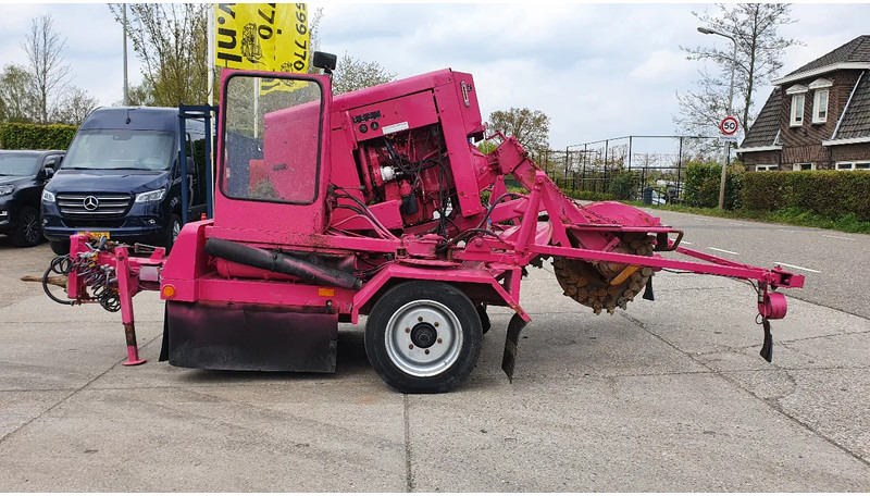 VERMEER SC1102 stobbenfrees/stronkenfrees op aanhanger - Подрібнювач пнів: фото 1 VERMEER SC1102 stobbenfrees/stronkenfrees op aanhanger - Подрібнювач пнів: фото 1