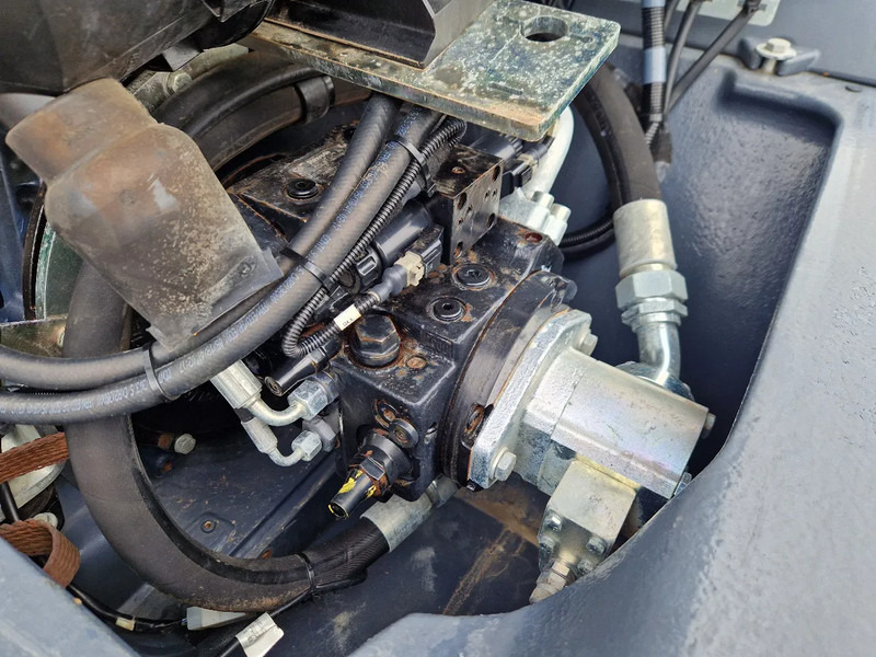 Колісний навантажувач Yanmar / Terex TL80 met NL kenteken very low hours!: фото 14 Колісний навантажувач Yanmar / Terex TL80 met NL kenteken very low hours!: фото 14