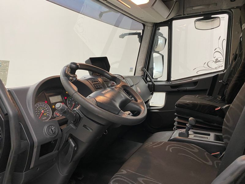 Вантажівка з закритим кузовом Iveco Eurocargo 140E28: фото 8 Вантажівка з закритим кузовом Iveco Eurocargo 140E28: фото 8