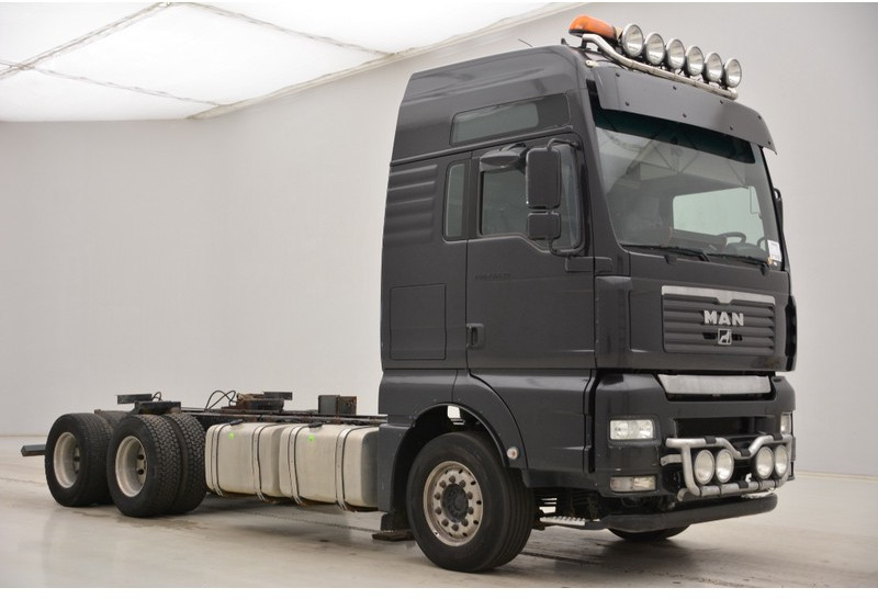 MAN TGA 28.530 - 6x2 - Вантажівка шасі: фото 3 MAN TGA 28.530 - 6x2 - Вантажівка шасі: фото 3