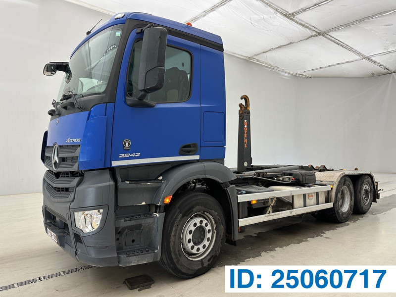 Mercedes-Benz Actros 2842 - 6x2 - Гаковий мультиліфт вантажівка: фото 1 Mercedes-Benz Actros 2842 - 6x2 - Гаковий мультиліфт вантажівка: фото 1