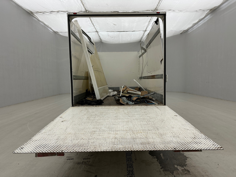 Renault D240* - Вантажівка з закритим кузовом: фото 5 Renault D240* - Вантажівка з закритим кузовом: фото 5