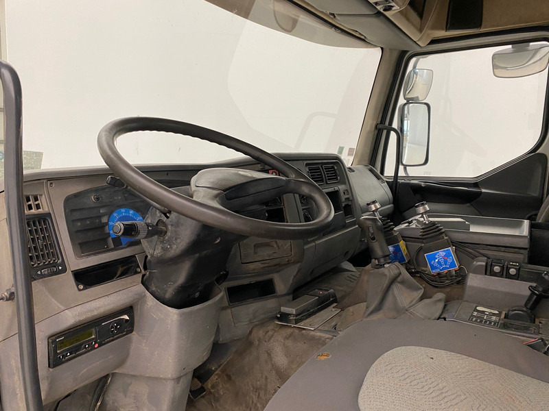 Самоскид вантажівка, Вантажівка з маніпулятором Renault Kerax 370 DCi: фото 9
