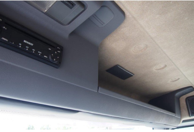 Вантажівка з закритим кузовом Renault Midlum 220 DCi: фото 13