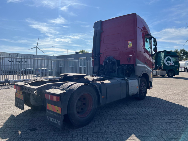 Volvo FH13.420 Globetrotter - ADR - Тягач: фото 4 Volvo FH13.420 Globetrotter - ADR - Тягач: фото 4