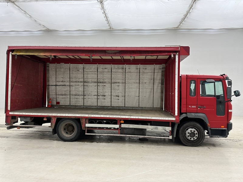 Volvo FL 220 - Тентована вантажівка: фото 4 Volvo FL 220 - Тентована вантажівка: фото 4