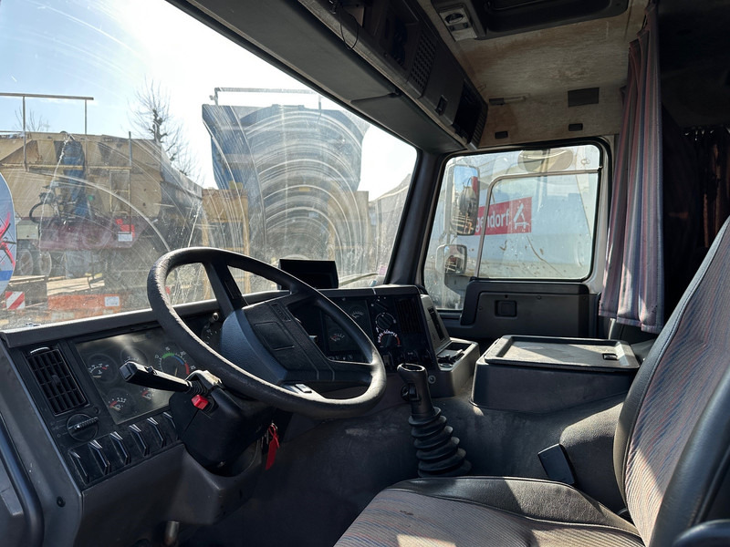 Автовоз вантажівка Volvo FL12.380: фото 9
