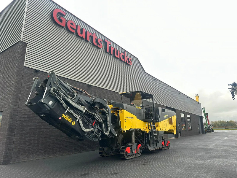 Bomag BM 2200/75 ASFALTFREES / ASPHALT MILLING MACHINE / COLD PLANER - Асфальтоукладальна машина: фото 2 Bomag BM 2200/75 ASFALTFREES / ASPHALT MILLING MACHINE / COLD PLANER - Асфальтоукладальна машина: фото 2