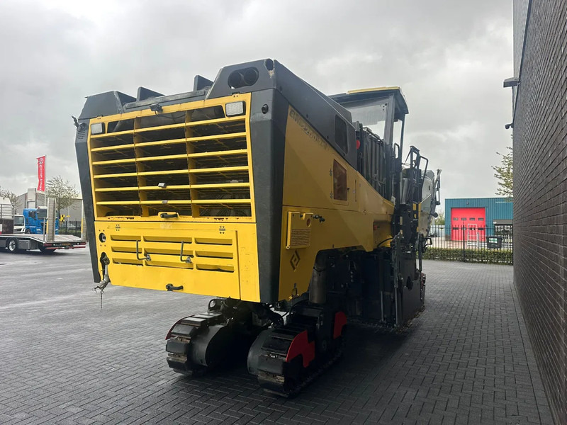 Bomag BM 2200/75 ASFALTFREES / ASPHALT MILLING MACHINE / COLD PLANER - Асфальтоукладальна машина: фото 5 Bomag BM 2200/75 ASFALTFREES / ASPHALT MILLING MACHINE / COLD PLANER - Асфальтоукладальна машина: фото 5